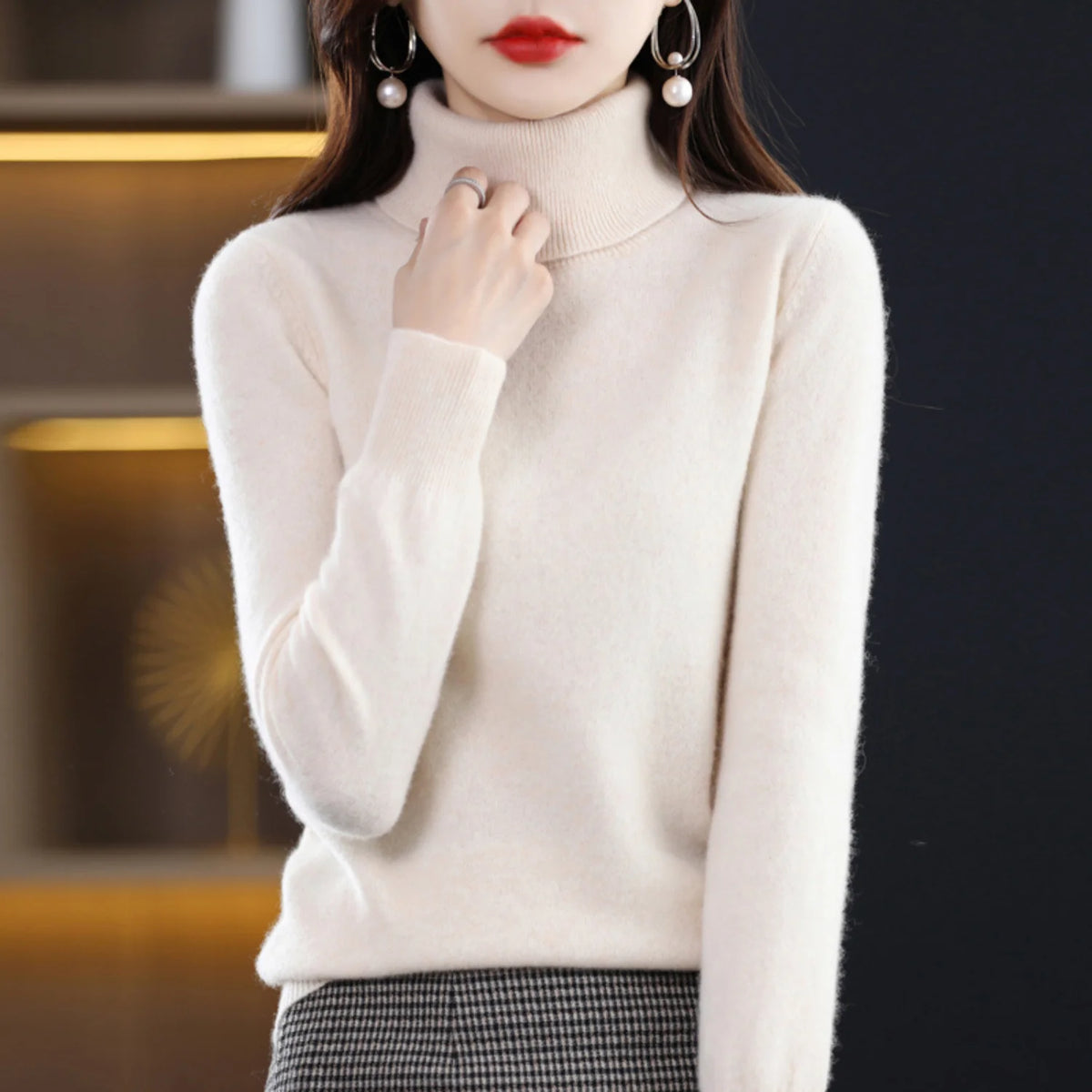 Beige Women's Cashmere Turtleneck Sweater with Soft Stretch & Relaxed Fit - Close Up Collar