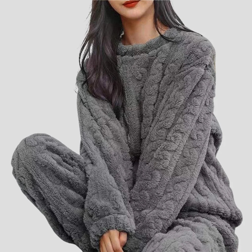 Black Women's Fleece Pajamas Set with Long Sleeves & Relaxed Fit — Margot
