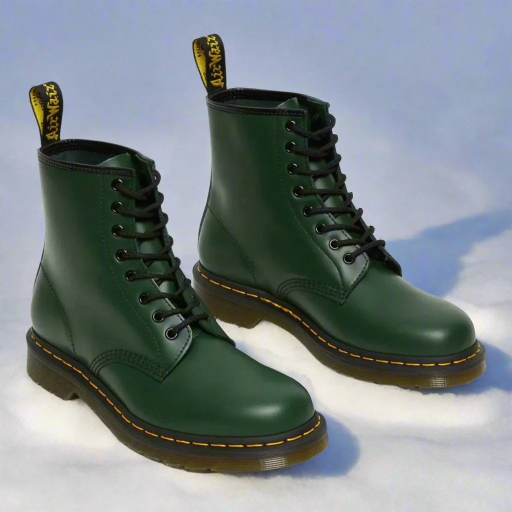 Women's Lace-Up Combat Boots with Round Toe & Durable Sole - Pair Snow Outdoor