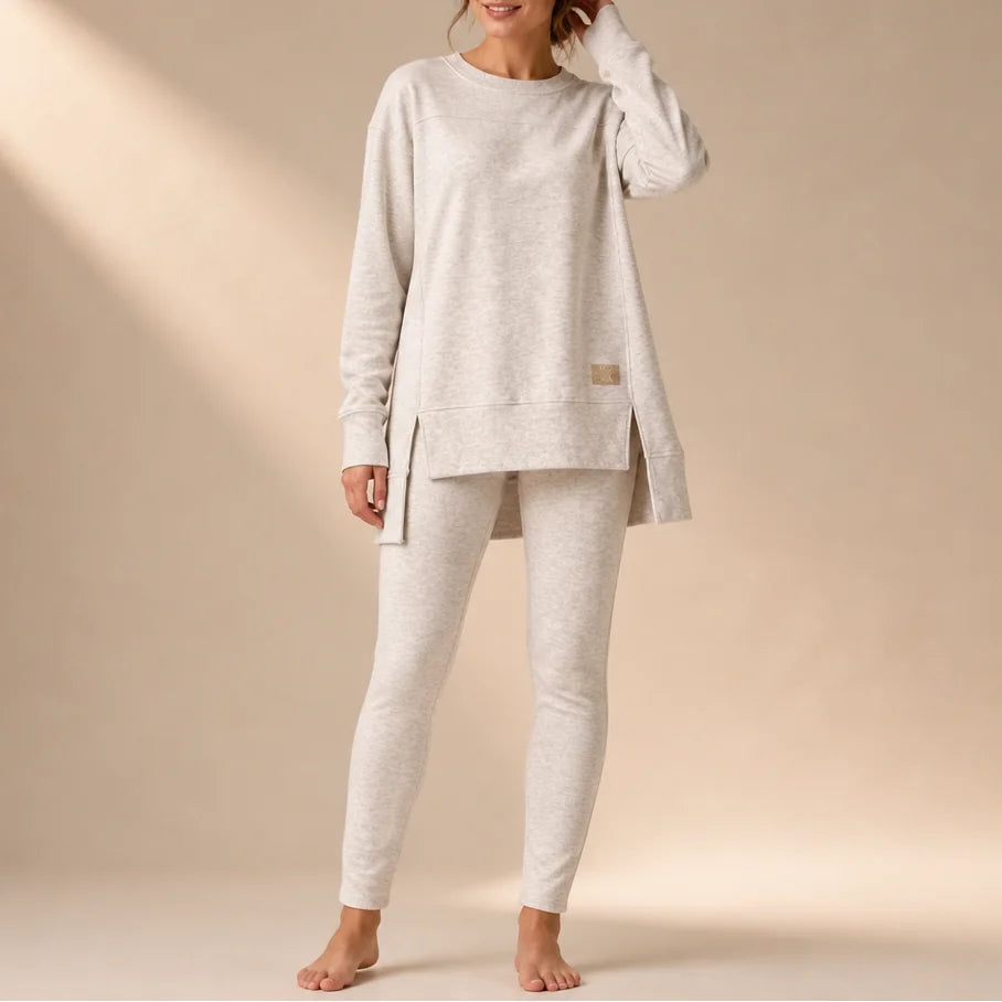 White Women's Top and Pants Set with Split-Sleeve Design & Ribbed Knit Leggings
